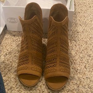 Steve Madden booties